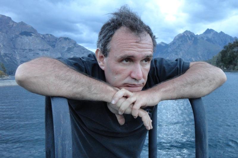 Argentino Gustavo Nielsen &eacute; destaque no dia da Am&eacute;rica Latina na Feira do Livro