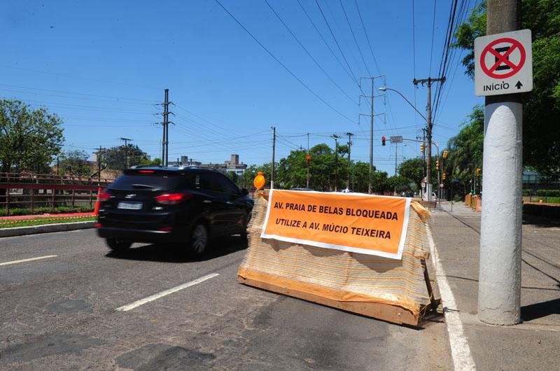 Avenida Praia de Belas est&aacute; bloqueado nos dois sentidos, na Capital