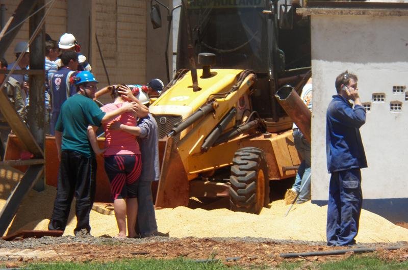 Jovem caiu no silo pela manh&atilde;, mas corpo s&oacute; foi encontrado &agrave; tarde