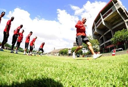 Inter realiza rach&atilde;o e treina penalidades em Recife 
