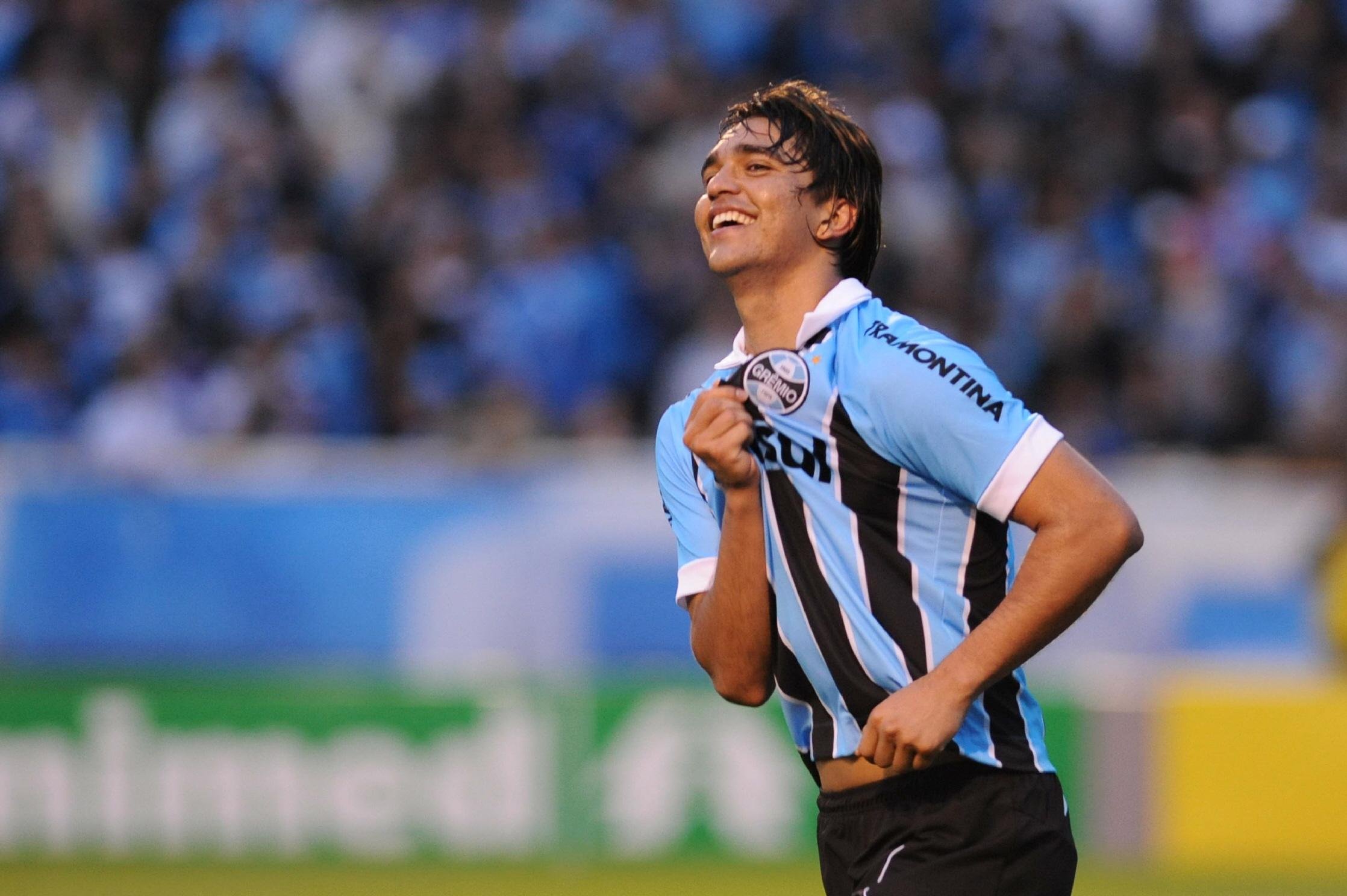 Marcelo Moreno comandar&aacute; o ataque gremista contra a Ponte Preta