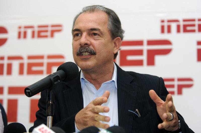 Prejudicados por chuva far&atilde;o nova prova do Enem, afirma ministro