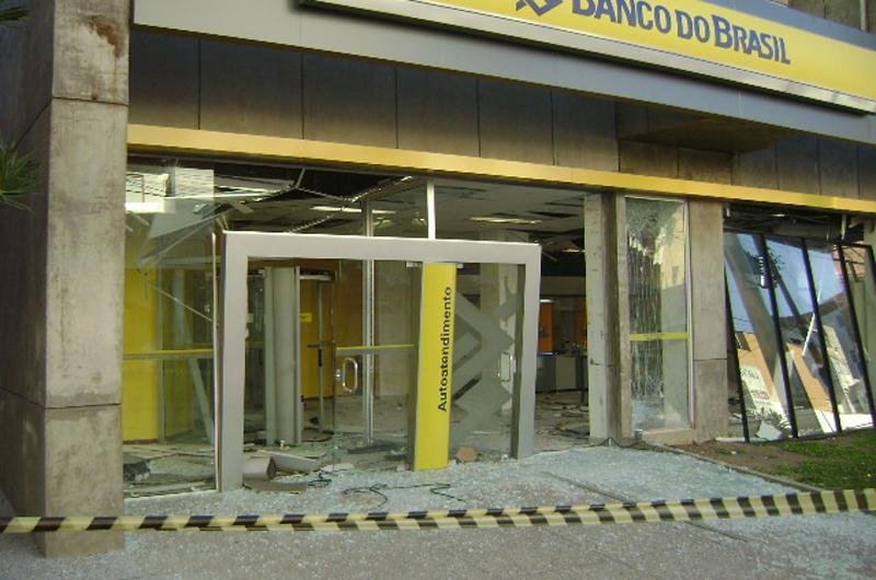Sala de autoatendimento ficou destru&iacute;da