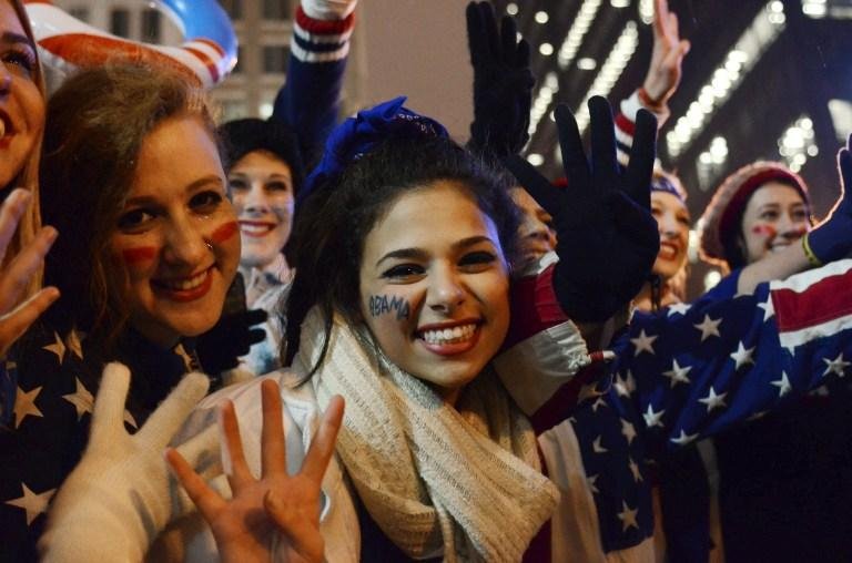Eleitores democratas comemoram mais quatro anos para Obama nos Estados Unidos