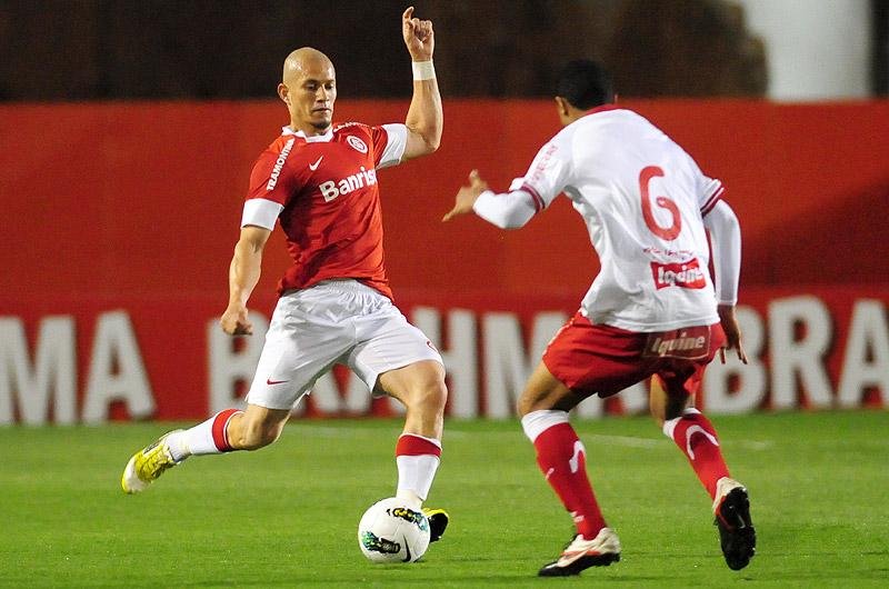 Lateral-direito tem contrato encerrando no final da temporada