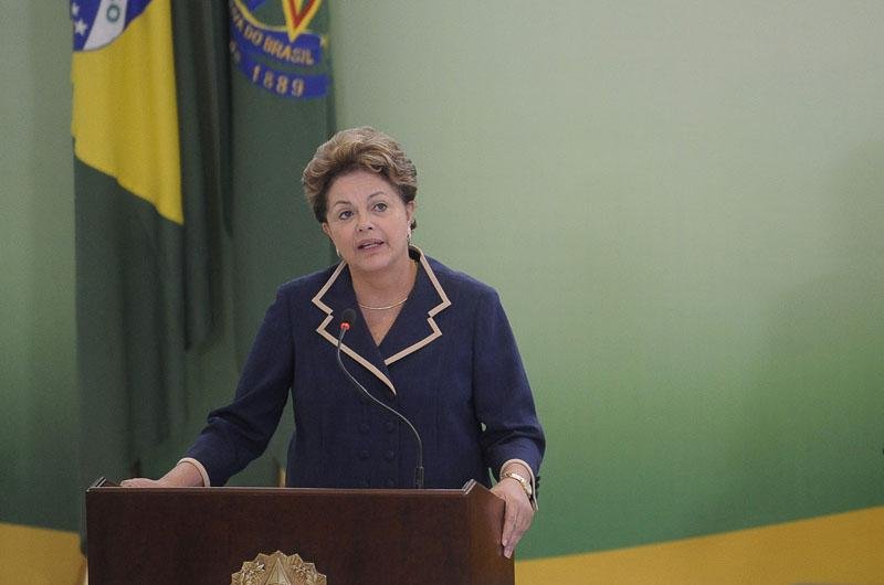 Dilma quer que Brasil seja, &acute;&acute;no m&iacute;nimo, pa&iacute;s de classe m&eacute;dia``