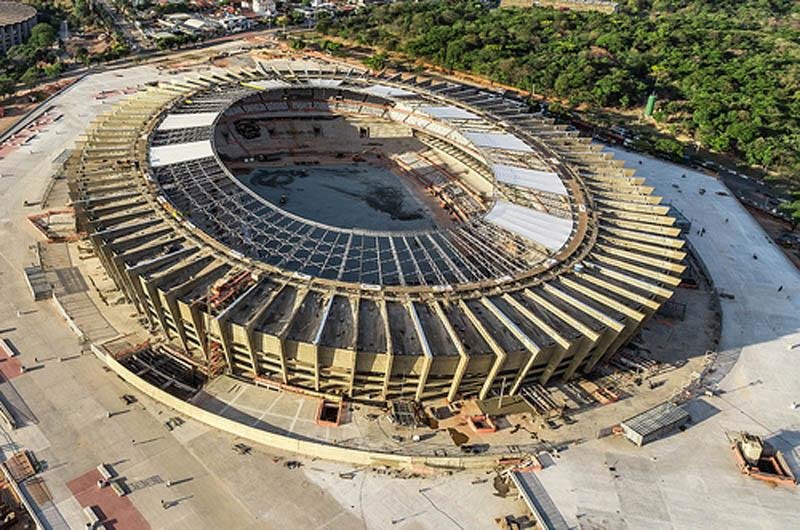 Mineir&atilde;o &eacute; o primeiro est&aacute;dio da Copa a receber gramado