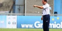 Luxemburgo segue negociando com o Grêmio