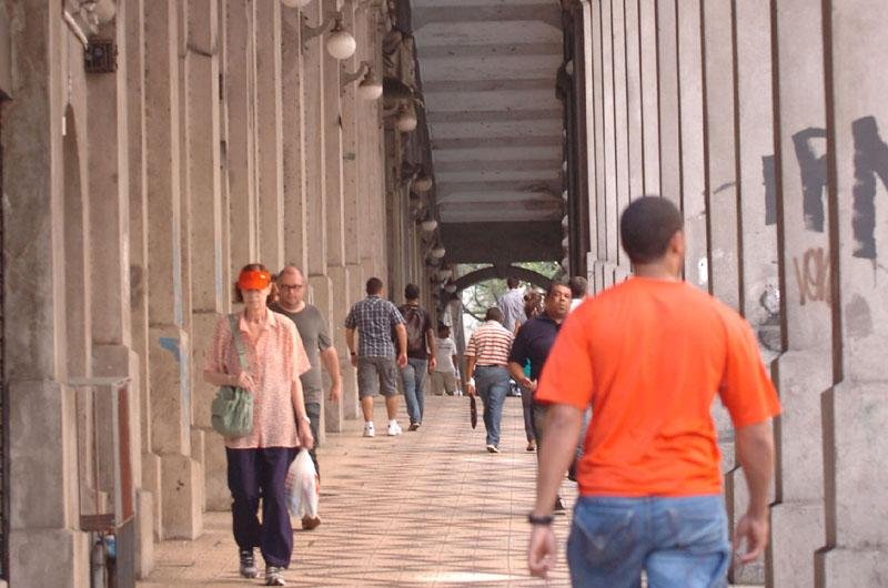 Viaduto fica no Centro de Porto Alegre