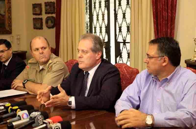 Governador Raimundo Colombo pretende pedir ajuda ao Governo para combater viol&ecirc;ncia em SC
