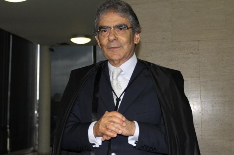 Ayres Britto se aposenta do STF