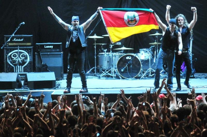 Rosa Tattooada abriu para o Kiss em Porto Alegre