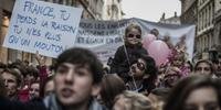 Mais de 100 mil pessoas se manifestam contra o casamento gay na França