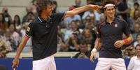 Vitória dos sorrisos no duelo entre Guga e Djokovic no saibro