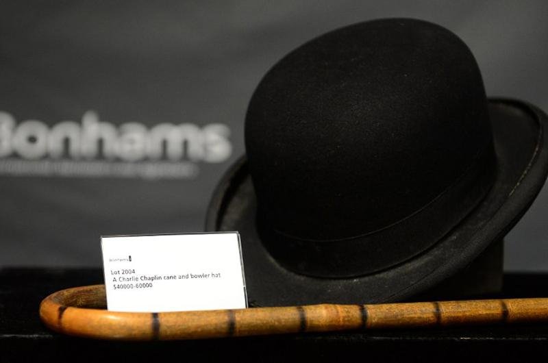 Bengala e chap&eacute;u de Charlie Chaplin s&atilde;o vendidos por US$ 62,5 mil