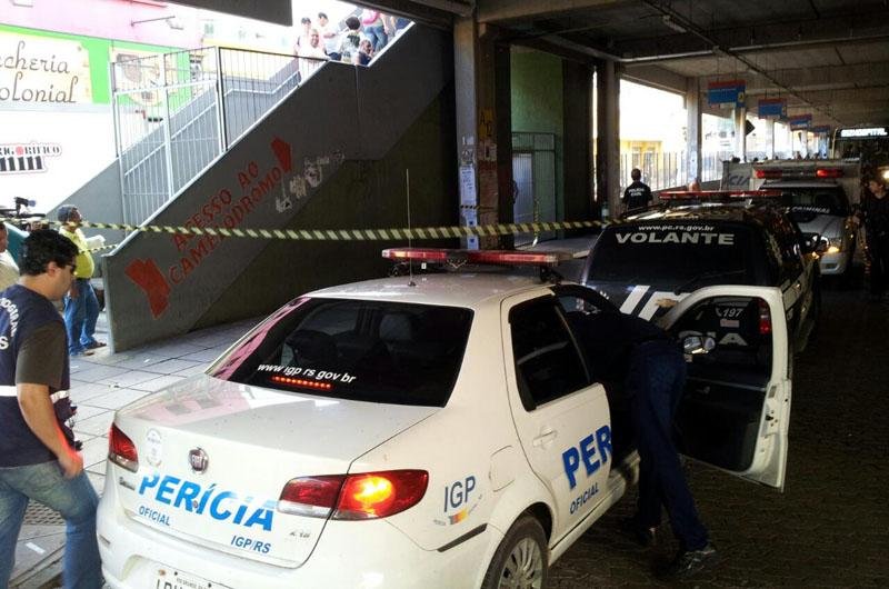 V&iacute;tima de 20 anos foi alvejada por dois disparos no peito