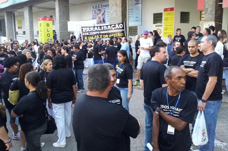 Servidores do GHC protestam por melhores sal&aacute;rios e paralisam as atividades na Capital