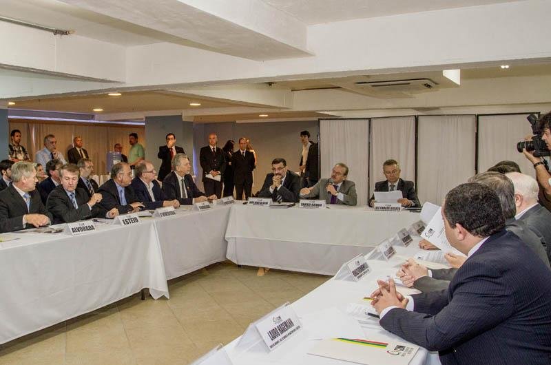 Governador do Estado se reuniu com prefeitos da regi&atilde;o Metropolitana 