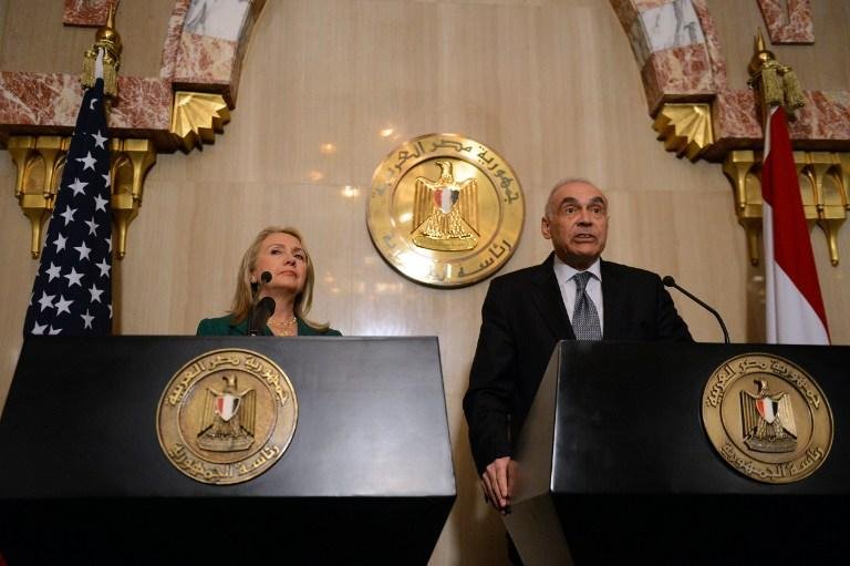 Hillary Clinton e Mohamed Kamel Amr anunciaram o cessar-fogo