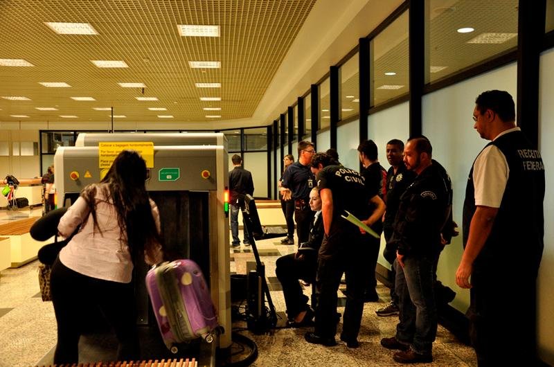 Segundo a Infraero, esta &eacute; a primeira vez que uma a&ccedil;&atilde;o deste porte ocorre nos aeroportos brasileiros