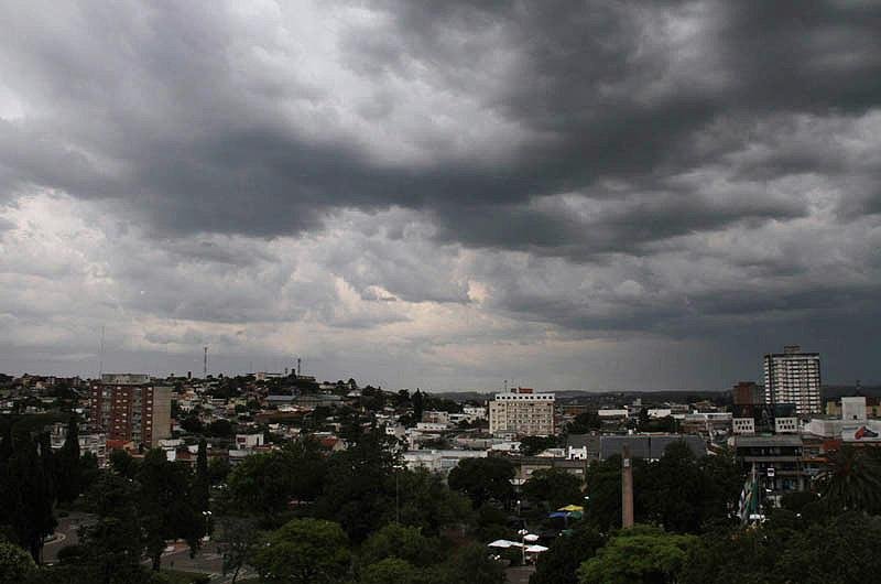 Chuva j&aacute; atinge Santana do Livramento 