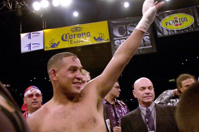 Fam&iacute;lia decidiu que ex-boxeador ficar&aacute; vivo at&eacute; quando Deus quiser