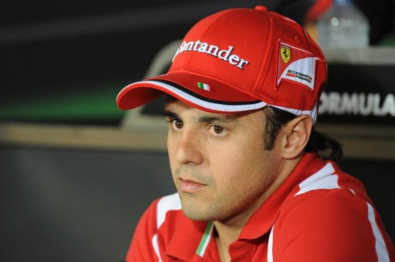 Piloto brasileiro da Ferrari vai utilizar um capacete estilizado, em homenagem ao pai