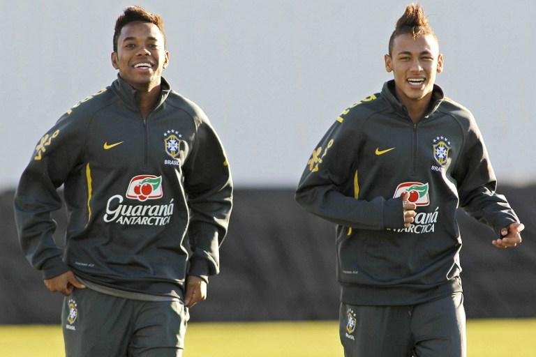 Neymar tenta convencer Robinho a retornar ao Santos 