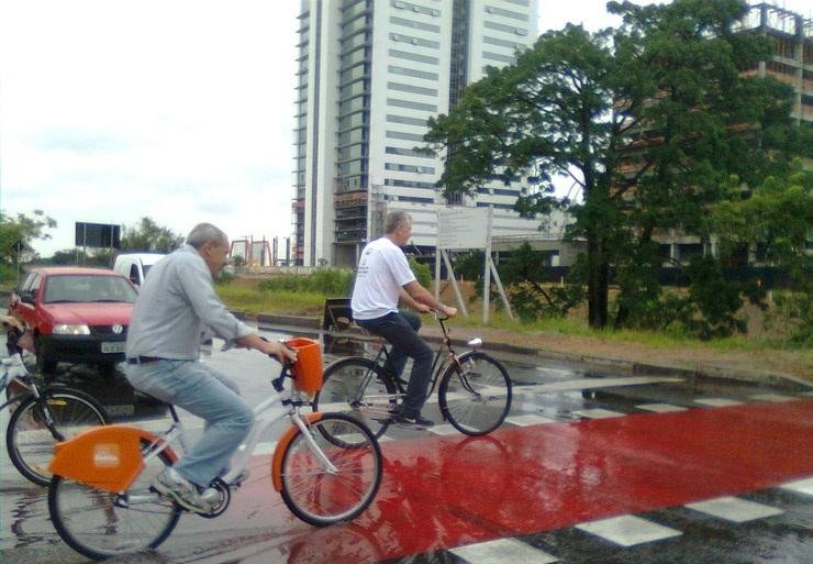 Vanderlei Capellari e prefeito Jos&eacute; Fortunati inauguraram a ciclovia na Capital