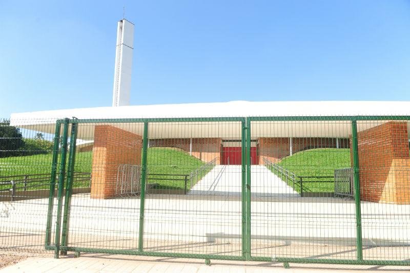Audit&oacute;rio Ara&uacute;jo Vianna foi cercado para evitar depreda&ccedil;&atilde;o, diz prefeitura