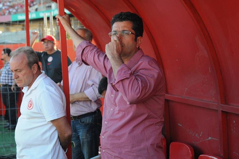 Luciano Davi planeja choque no vesti&aacute;rio para vencer Gre-Nal