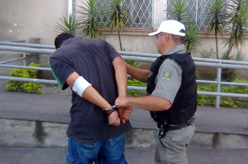 Assaltante foi preso ap&oacute;s tentativa de sequestro rel&acirc;mpago na Capital