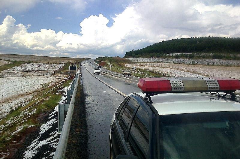  O fen&ocirc;meno foi registrado por uma patrulha da Pol&iacute;cia Civil no km 70 da BR 470, que liga Barrac&atilde;o e Lagoa Vermelha