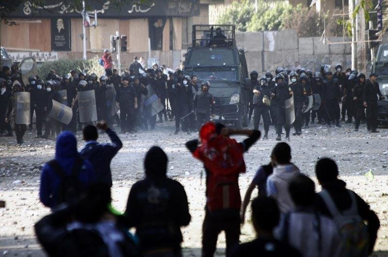 Manifestantes querem a revoga&ccedil;&atilde;o do decreto que da amplos poderes ao presidente Mouhamed Mursi