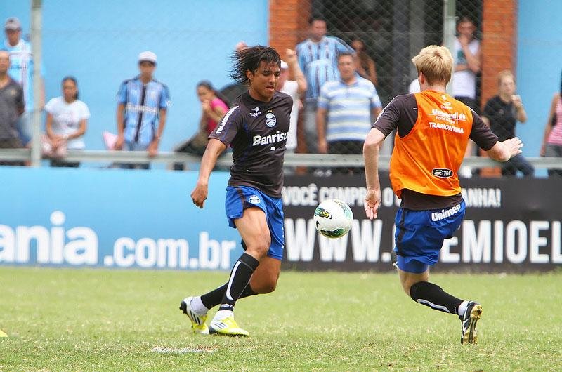 STJD mant&eacute;m suspens&atilde;o e Moreno est&aacute; fora do Gre-Nal 