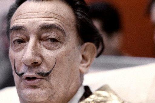 Dal&iacute; achava que Yoko Ono era uma bruxa e temia que ela o enfeiti&ccedil;asse, disse amante