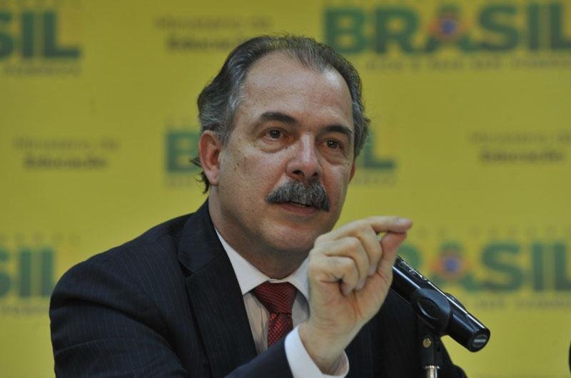 Mercadante diz que funcion&aacute;rios poder&atilde;o ser punidos