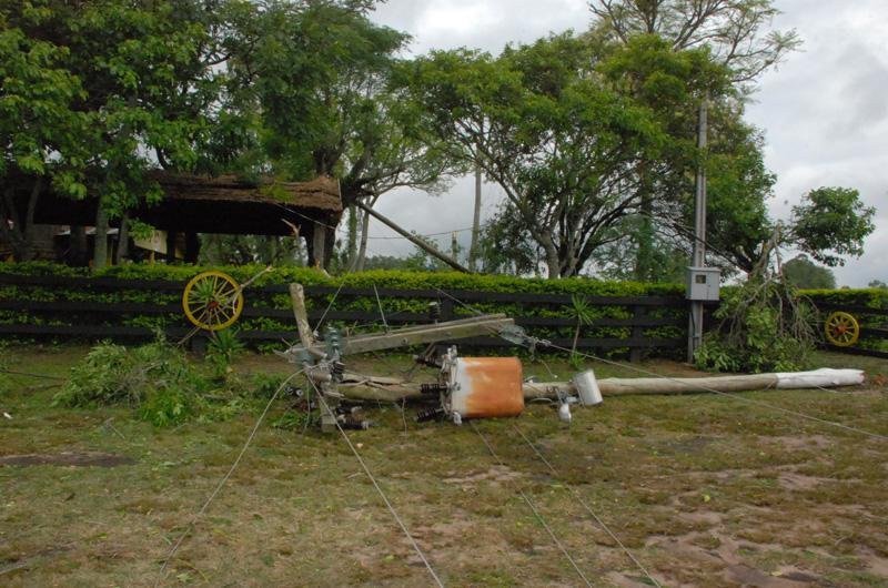 Chuva e vento forte causam destrui&ccedil;&atilde;o em Santa Maria