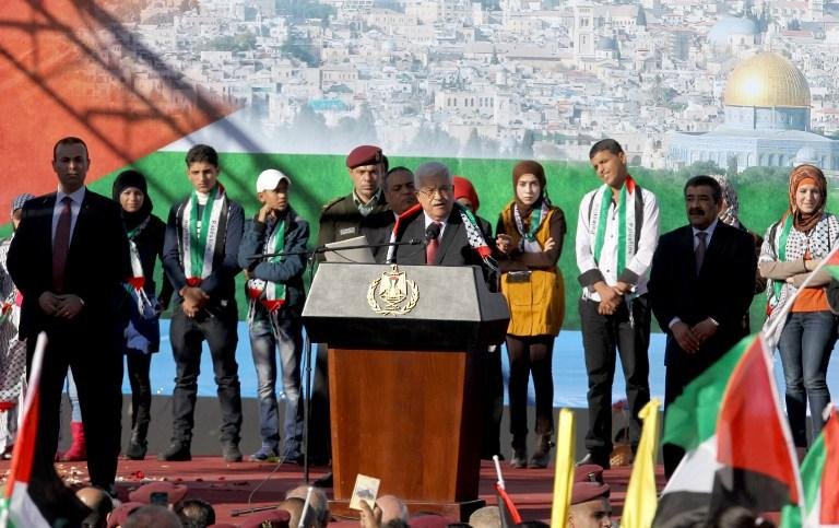Mahmoud Abbas discursou diante de milhares de palestinos