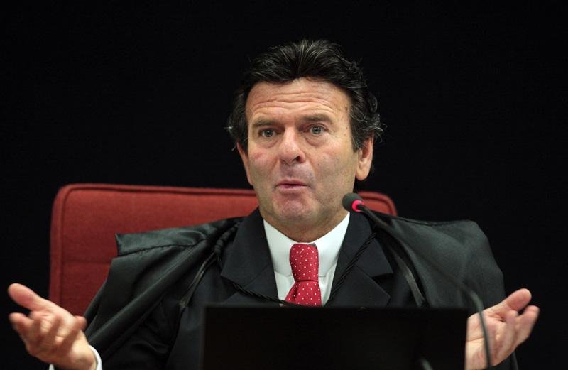 Fux pediu ajuda a Dirceu para obter vaga no STF