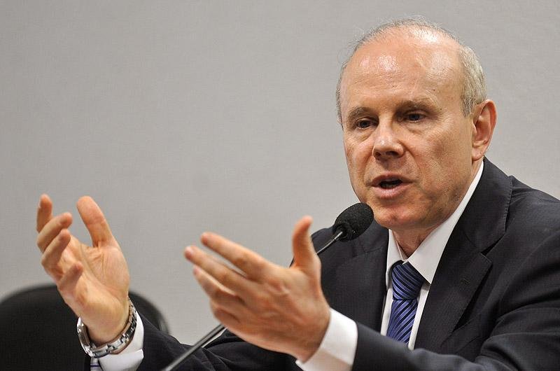 Desonera&ccedil;&atilde;o de impostos deve chegar a R$ 45 bilh&otilde;es em 2012, diz Mantega