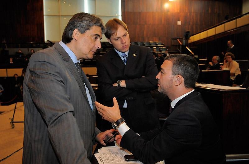 Assembleia aprova projeto que pro&iacute;be cobran&ccedil;a de tarifa b&aacute;sica de telefone 