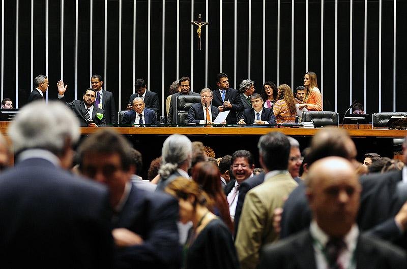 C&acirc;mara aprova PEC que amplia direitos de dom&eacute;sticas