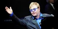 Elton John tocará em Porto Alegre em 5 de março