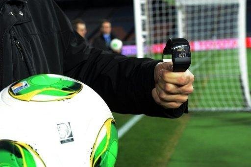 &Aacute;rbitro receber&aacute; informa&ccedil;&atilde;o sobre gol no momento do lance