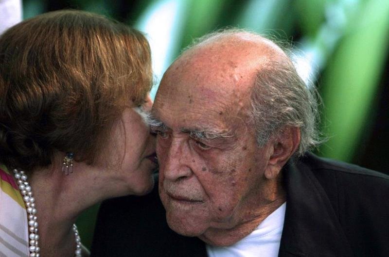 M&eacute;dico Fernando Gjroup afirmou que fam&iacute;lia estava ao lado do arquiteto nos &uacute;ltimos momentos