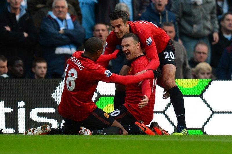 Manchester United vence City no fim e abre vantagem