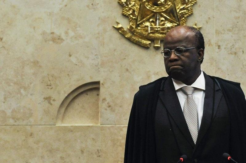Joaquim Barbosa durante julgamento do mensal&atilde;o