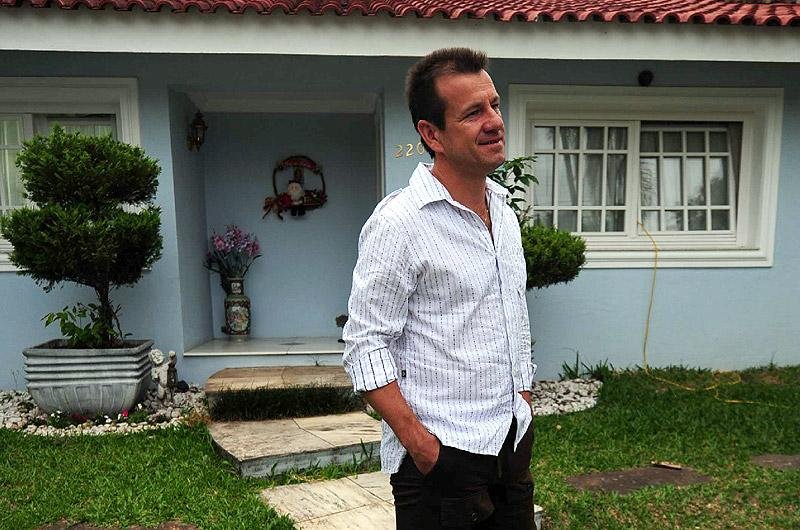 Dunga chegou a Porto Alegre depois do previsto 
