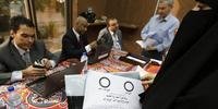 Egípcios que moram no exterior começaram a votar nas 150 representações diplomáticas